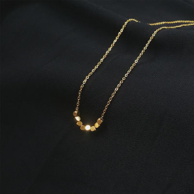 "Collana Pendente Minimalista di Lusso Argento-Titanio per Donna"