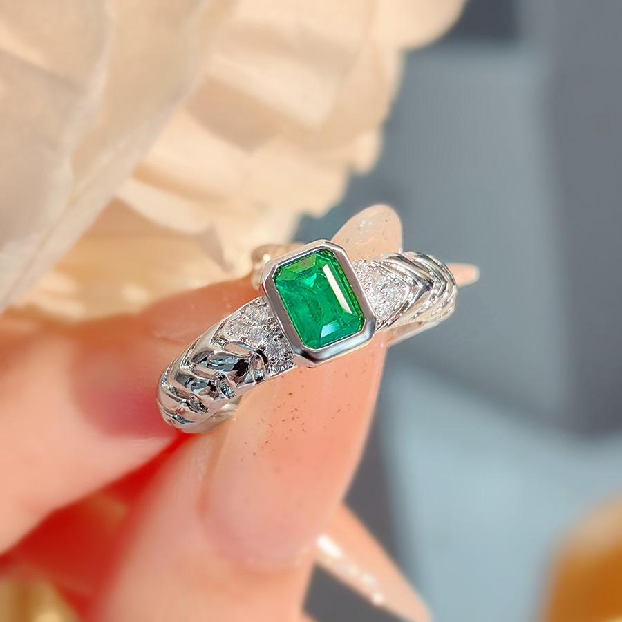 Fashion Light Luxury Temperament Red Corundum Ring Retro With Cotton Emerald Daily Simple High Carbon Diamond Women'S Ring