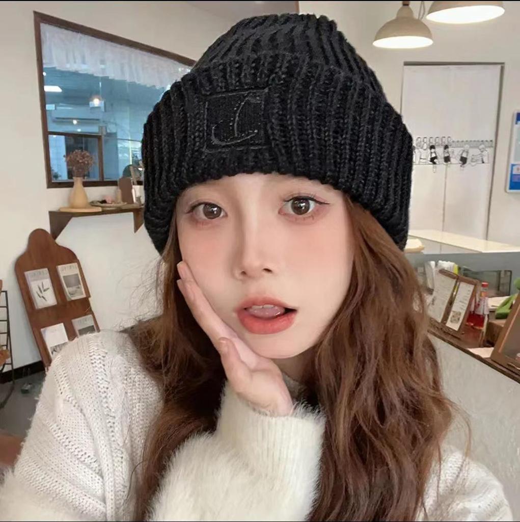 Winter Warm Woolen Women's Slouchy Hat: Thickened Korean-Style Striped Knit for Large Heads, Slimming Effect