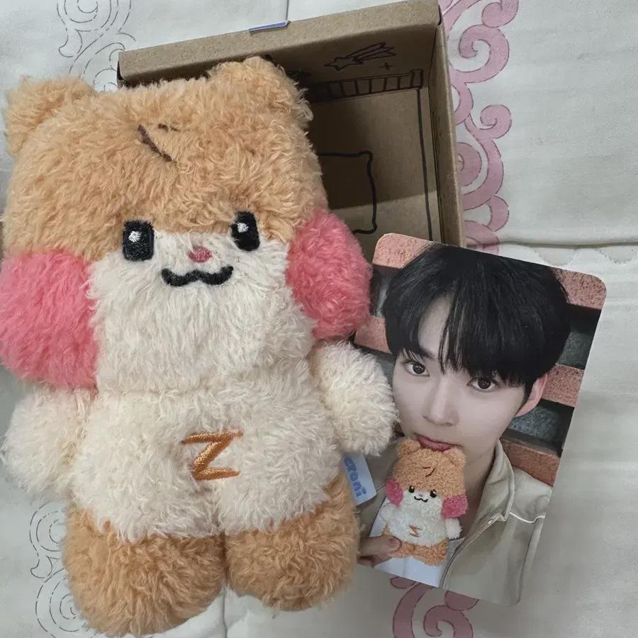 

ZEROBASEONE Zerony Sung Hanbin Vinini 1-й простой опенинг