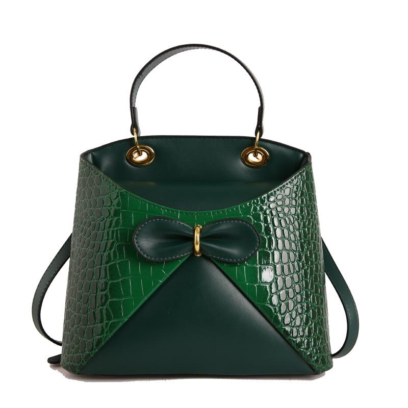 Small-scale Design Handbag - Crocodile-pattern Bucket Bag - Elegant Commuter Single-shoulder Crossbody Bag