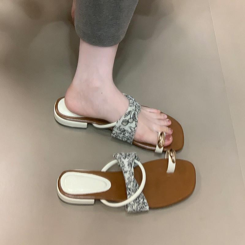 Fashion temperament Metal buckle cover toe low heel cool slippers summer silver French flip-flops outer wear