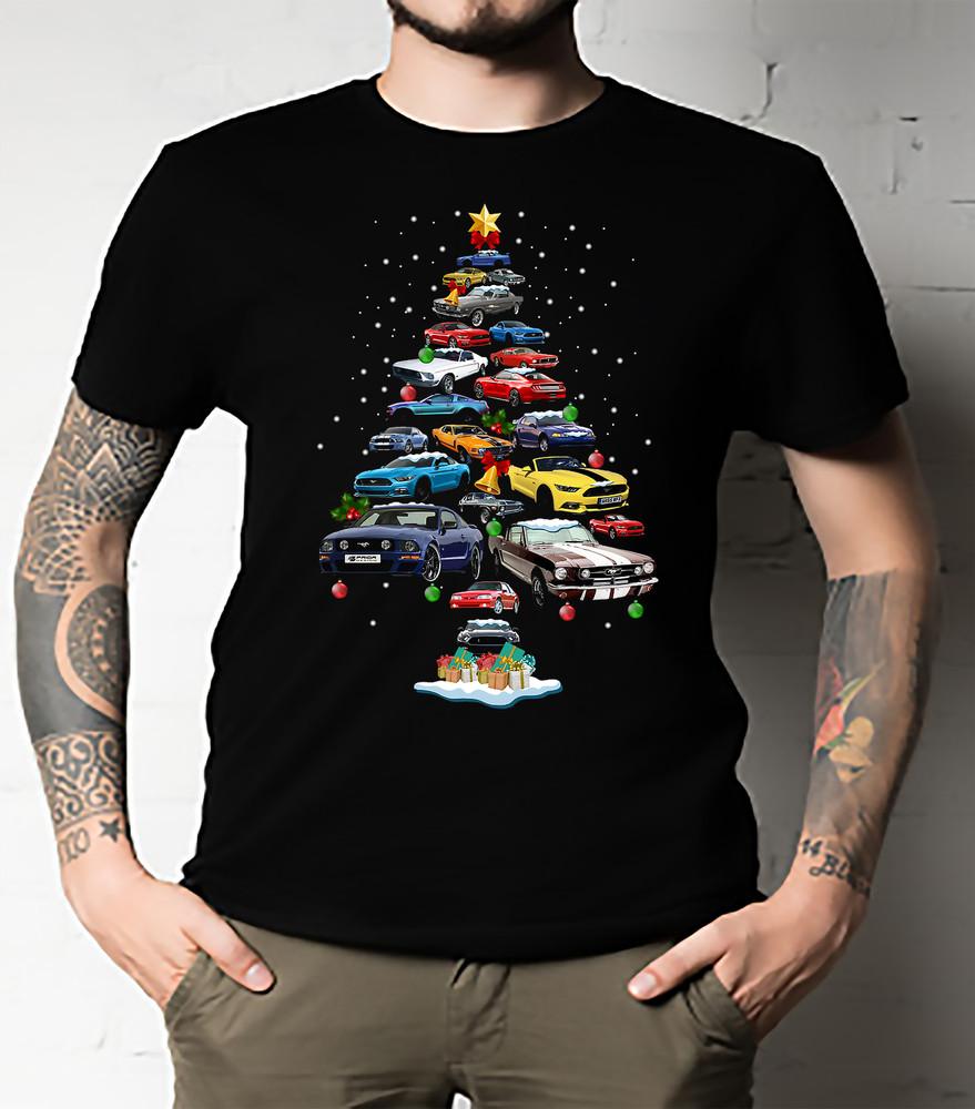

Mustang Car Sapin de Noël Chemise Essential Tee Classic T-Shirt ALL SIZE UNISEX Unisex T-Shirt L