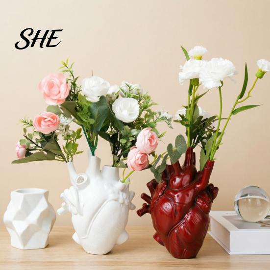 Realistic Heart Sculpture Shaped Flower Vases, Resin Vase, Creative Holder, Modern Art Vase Style Decorative for Home Wedding Valentine Gift