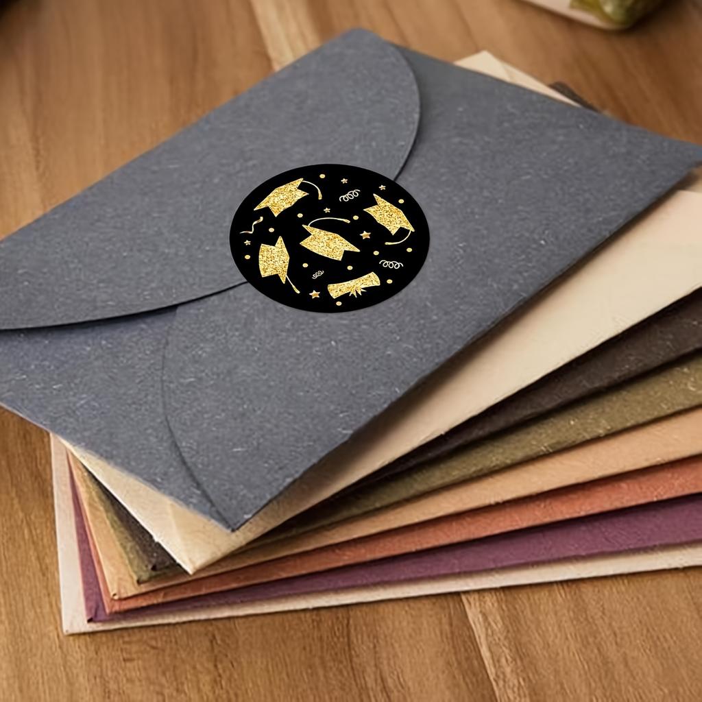 500 Stickers Per Roll for Graduation Season, Featuring Round Non-Drying Adhesive Labels for Caps And Celebration Events.