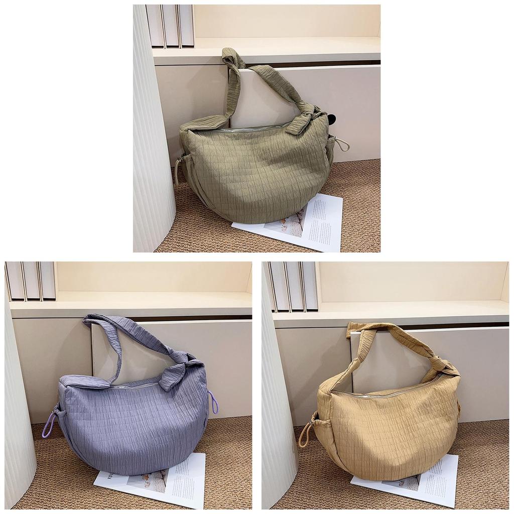Sac cabas urbain minimaliste pour femmes avec design plissé et fermeture éclair pour un usage quotidien