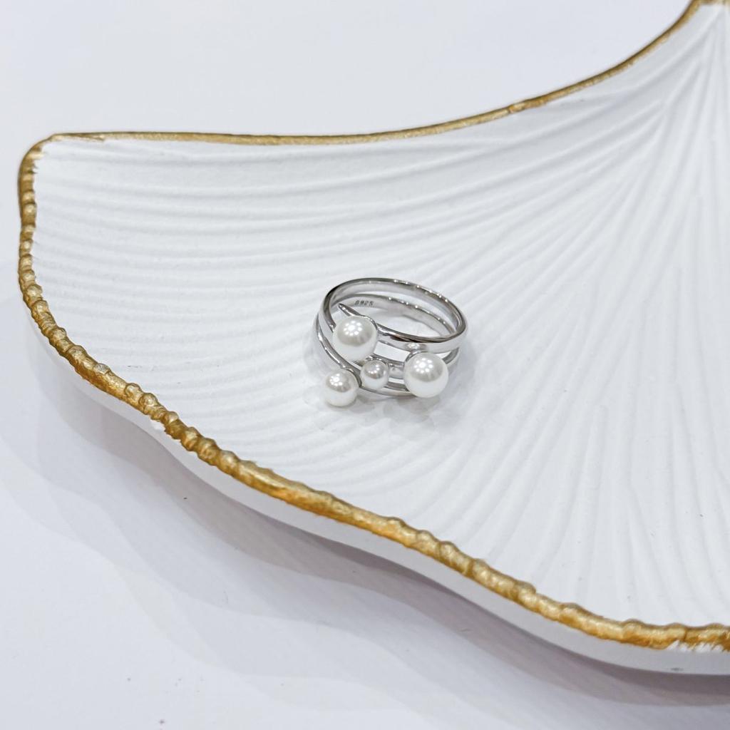 Серебряное кольцо с натуральным жемчугом, вес изделия 5,05 гр (2169765)
