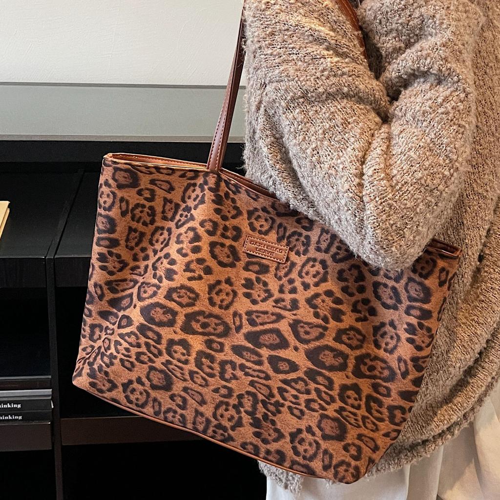 Premium texture tote bag women's large-capacity underarm bag ins style retro leopard print flannel shoulder messenger bag women's bag