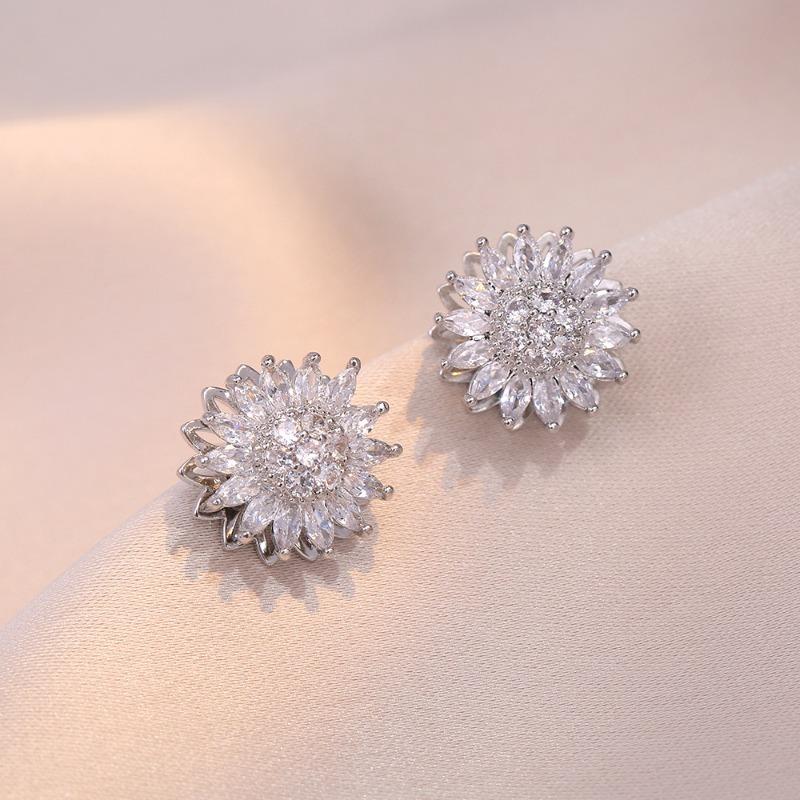 Necklace female, Japanese and Korean style sunflower with diamonds, sunflower ring, rotatable collarbone chain, jewelry
