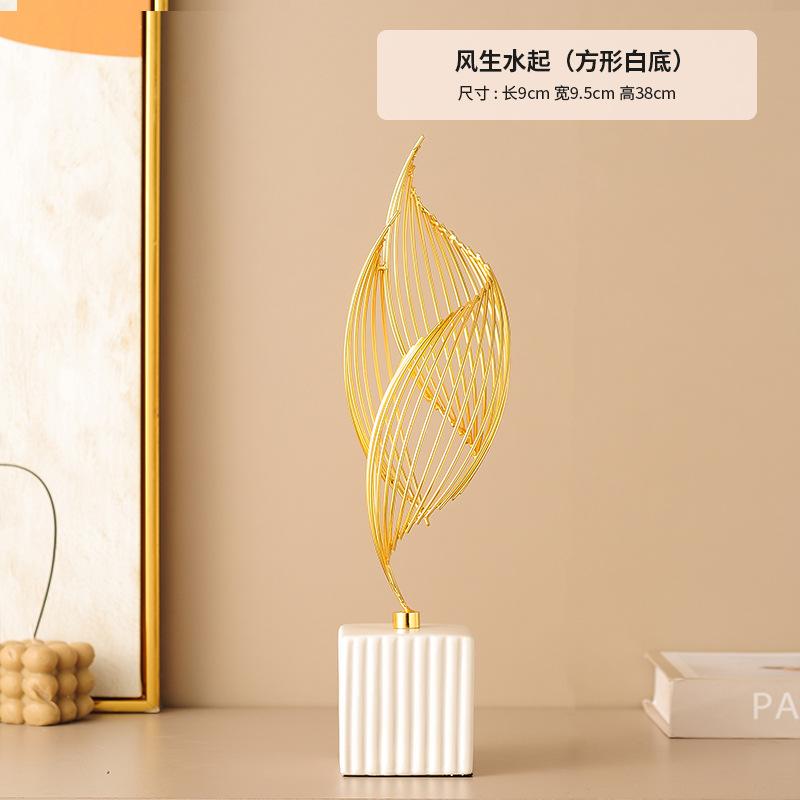 New Creative High-end Ceramic Statues Nordic Luxury Living Room Decorations Home and Office Desk Handicrafts and Ornaments