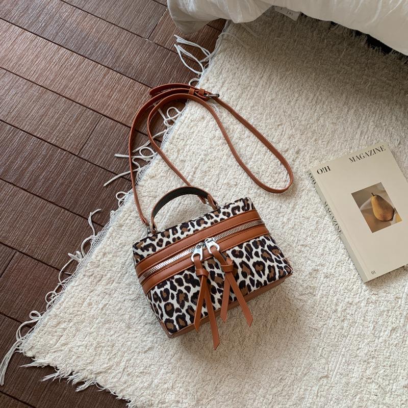 

Ретро повседневная модная сумка-коробка с леопардовым принтом, персонализированная, новая текстура, через плечо, на плечо, ручная сумка, женская коричневый