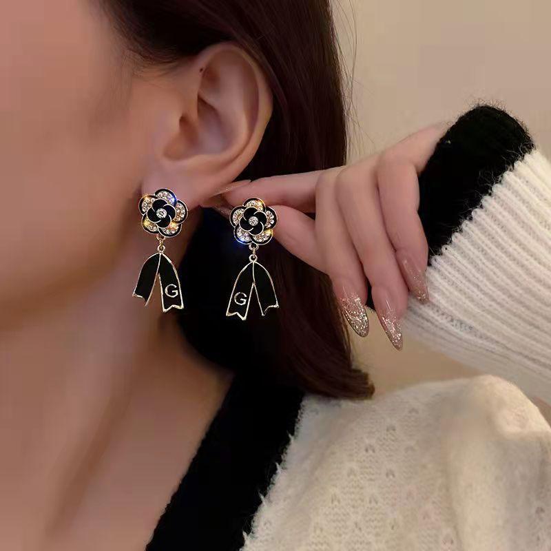 

Exquisite Elegant Black Bow Camellia Enamel Dangle Earrings Fashion Ear Studs For Women Jewelry Gifts 1Pair