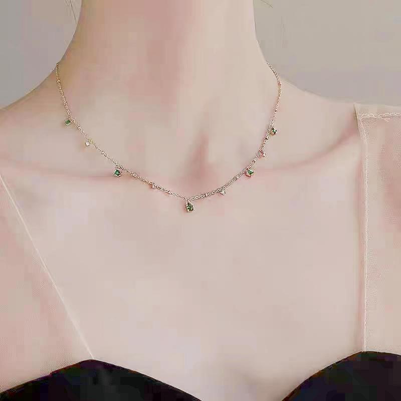 Elegant Light Luxury Teardrop Pendant Necklace
