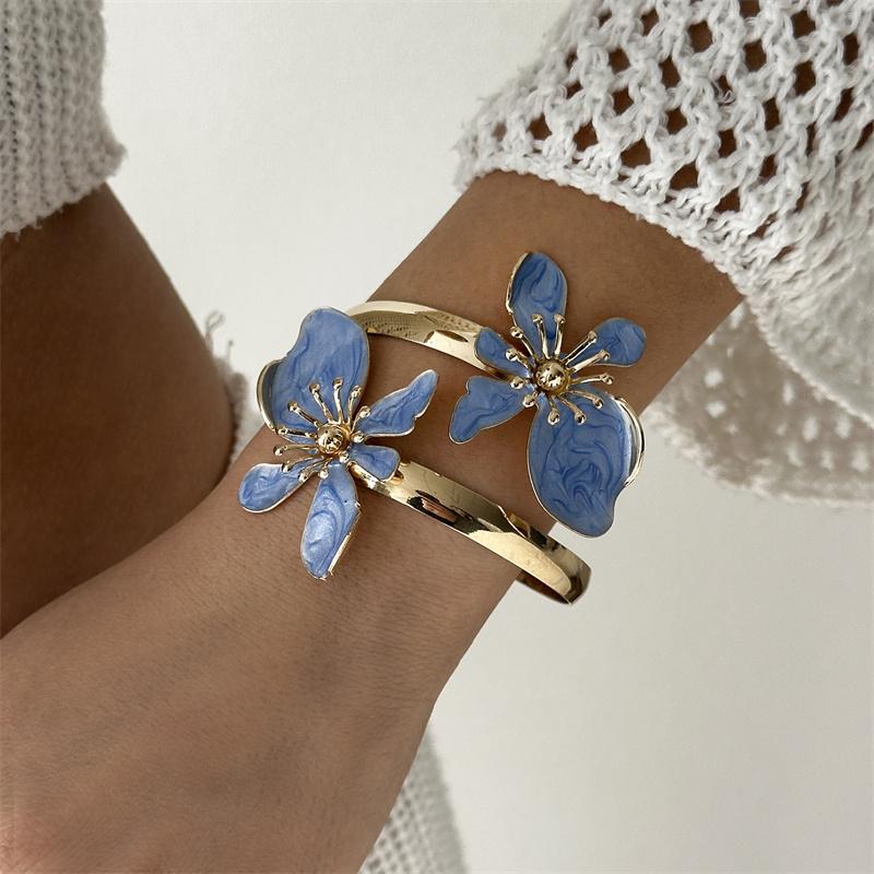 

Trendy Elegant Blue Enamel Flower Cuff Bracelet for Women Girls Fashion Gold Color Floral Open Bangle Wedding Party Jewelry Gift