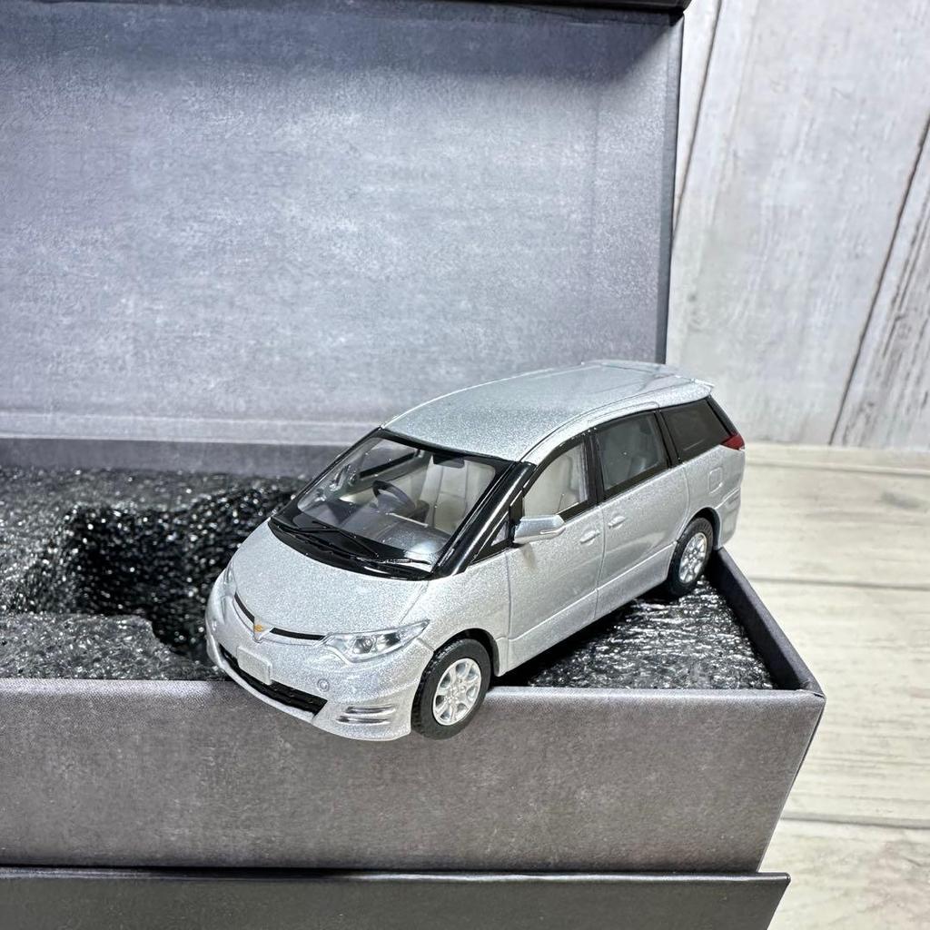 1/64 Toyota Estima 50 Mini Car GSR50 Silver