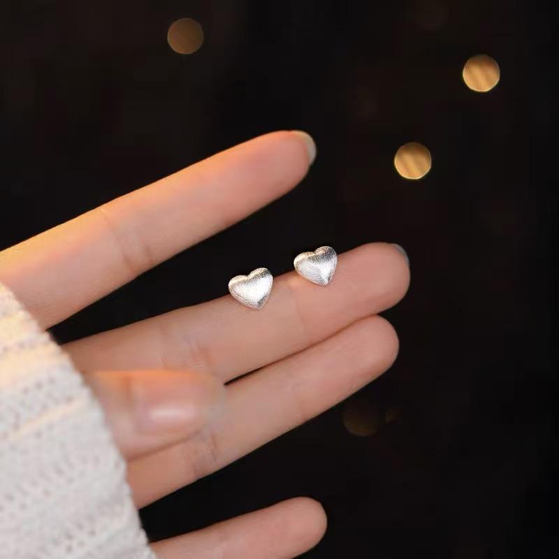 Raising Ear Holes, Small Stud Earrings for Women, Simple, Sweet, Small and Fresh Earrings, Niche Design, Versatile Earrings