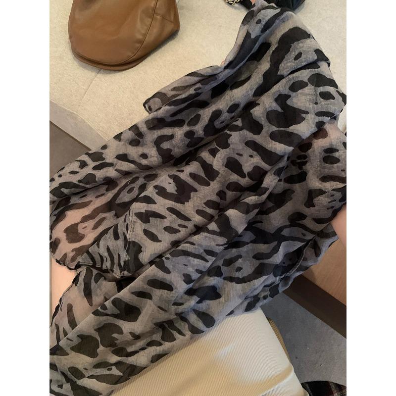 

Шарф с леопардовым узором в стиле ретро от American Hot Girl, стиль чистого желания, длинная шаль высокого класса, индивидуальная атмосфера, тонкий принтованный шарф