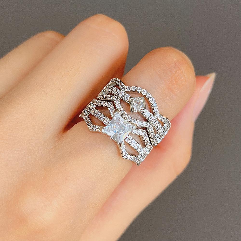 Full Of Diamonds, Eight Hearts And Eight Arrows, Zircon Ring, Banquet Party Engagement Ring.