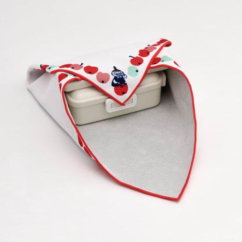 Skater Self-Adhesive Lunch Cloth, Easy to Tie, Moomin, Little My, Apple, KBST43