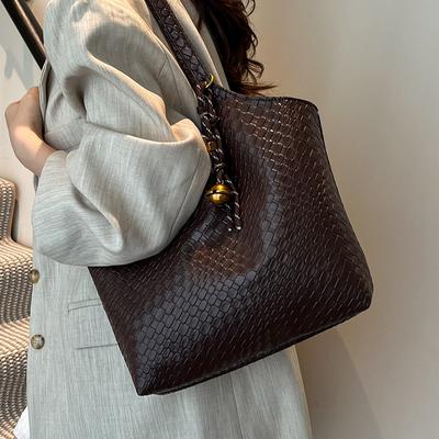 Women's Large Capacity Shoulder Bag In Summer New Versatile Commuting Bag Underarm Bag Popular Tote Bag Trendy