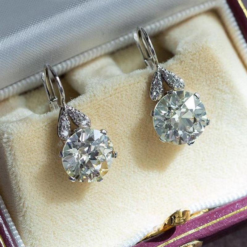 European and American New High-end Light Luxury Round Zircon Ear Buckle for Women, Elegant and Fashionable High-end Accessories