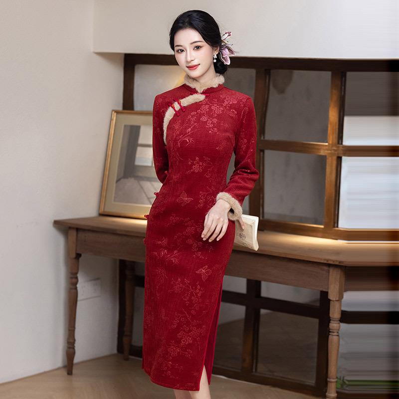 Red velvet national style Chinese long-sleeved improved cheongsam winter thick new women s retro New Year s clothing autumn and winter S