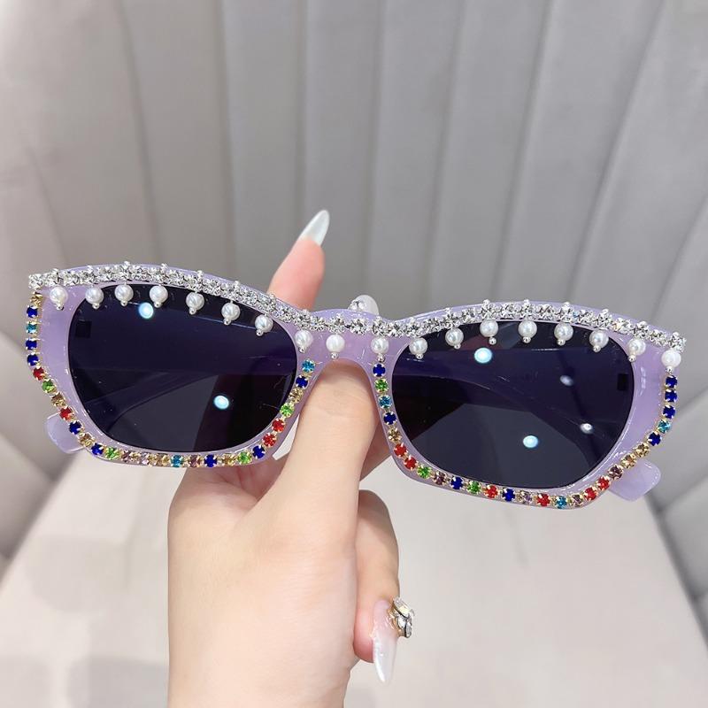 

New Small Frame Square Sunglasses Women Decorate Diamond Luxury Sunglasses Women S Outdoor Travel Eyewear Uv400 As shown in the figu