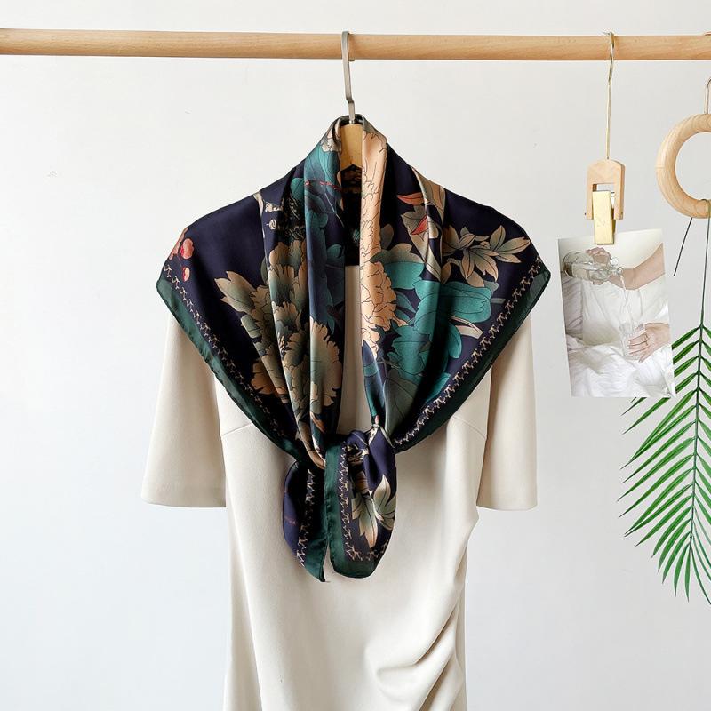 Seidenschal für Damen Frühling und Sommer Neu Satin Bedruckt Imitation Seidenschal Großes Quadratisches Tuch Temperament Schal Kopftuch