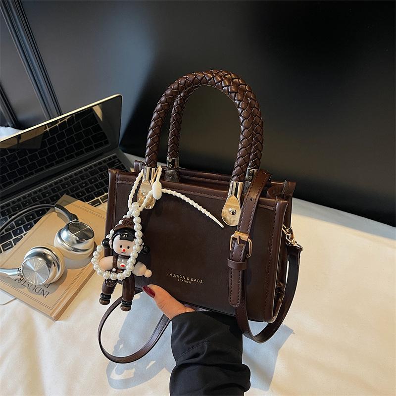 

2025 winter new popular portable small square bag women s trend fashion high-end shoulder bag commuter messenger bag 20*8*14
