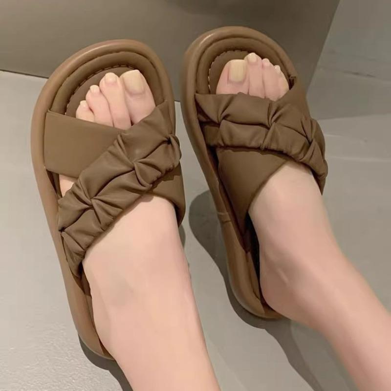 Fashion platform slippers women's outer wear summer new versatile non-slip beach cool summer