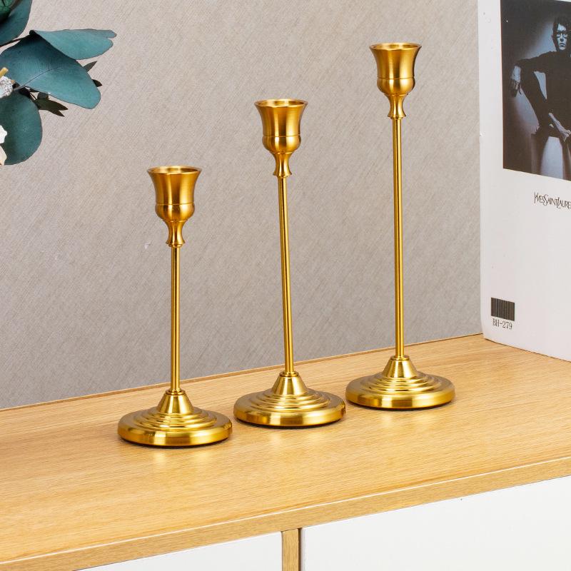 European Style Gold Wrought Iron Small Trumpet Candle Holder for Candlelight Dinner
