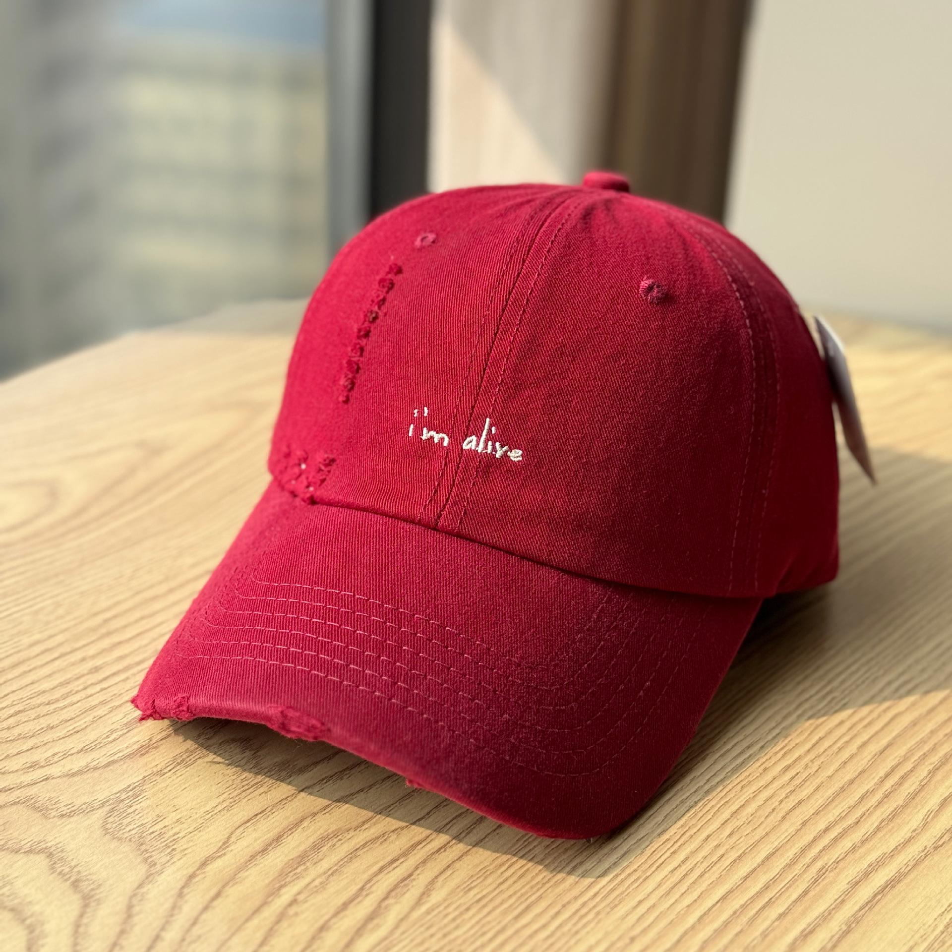 

High-quality vintage washed casual style soft-top baseball cap for women, versatile baseball cap for men, makes the face look smaller and trendy Adult54-60Adjustable вина червоного кольору