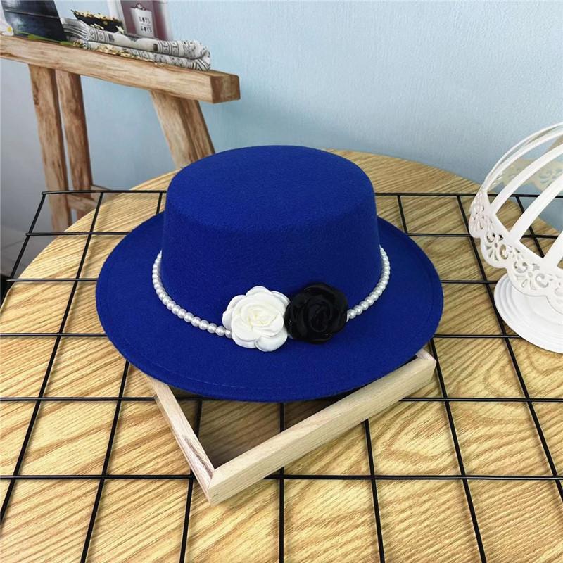 Elegant Retro British Hepburn Style French Pearl Chain Flower Wool Flat Felt Hat Fashion Women's Banquet Top Hat