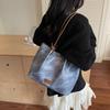 Large-capacity bag women's summer versatile new simple pleated shoulder bag casual commuter tote bag