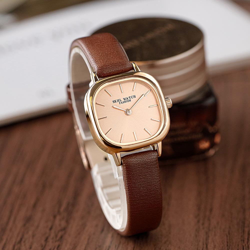 

Маленькие зеленые часы из натуральной кожи женские часы Ins Style Fresh Temperament часы для девочек модные маленькие квадратные часы