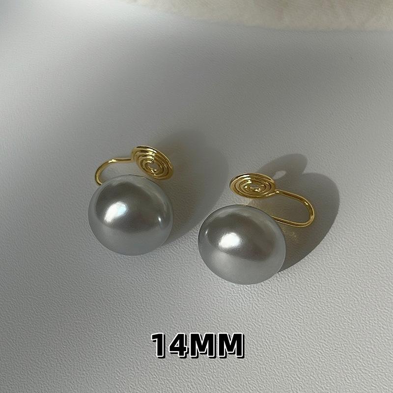 Wine red pearl mosquito coil disc ear clips, no ear piercings, painless earrings, simple and fashionable commuter temperament stud earrings