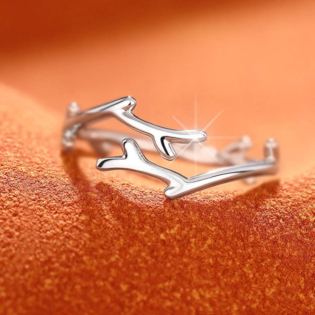 Anello Aperto Regolabile con Design Minimalista a Ramo d'Albero Argentato Anello Moda Delicato Ispirato alla Natura per Donne