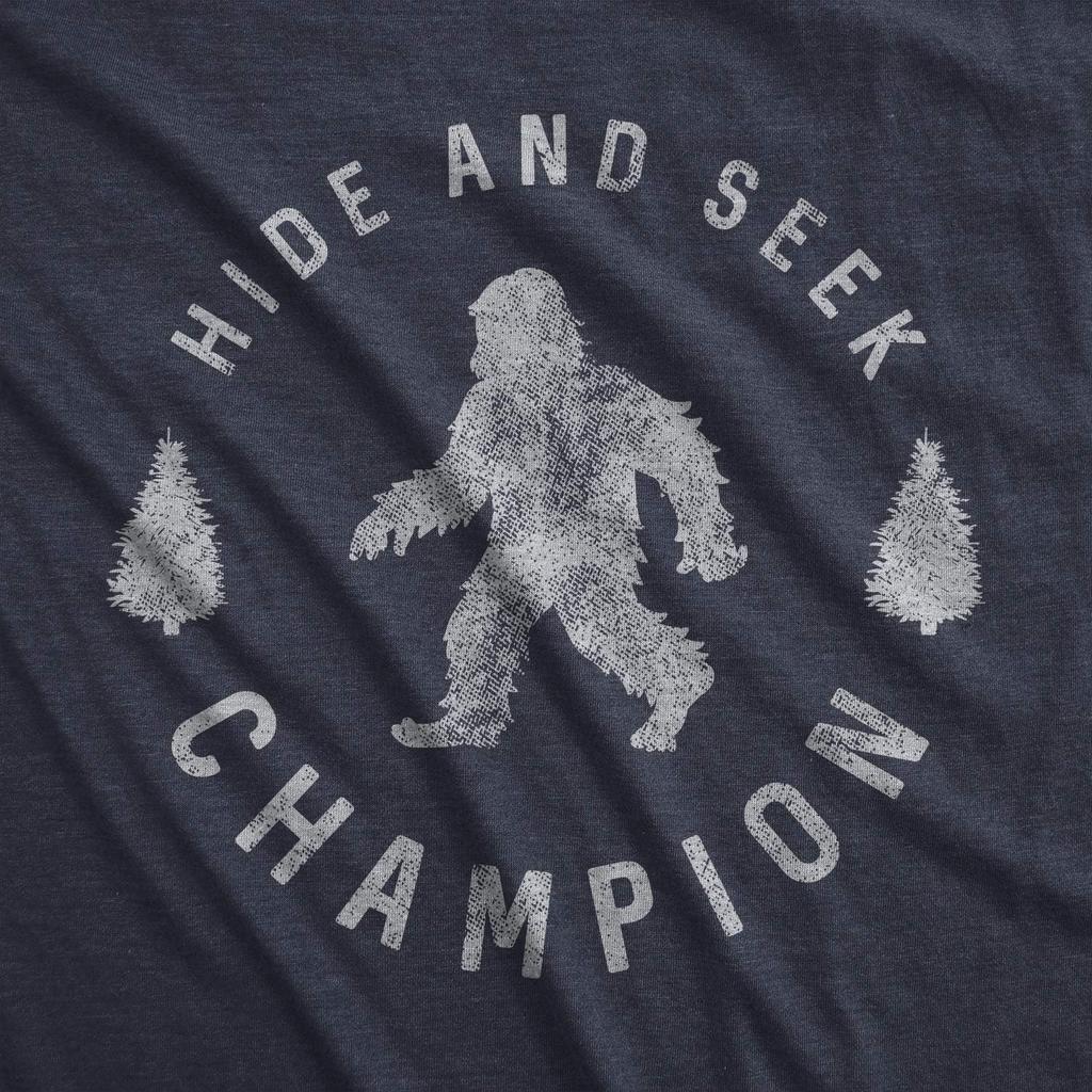 Verstecken-und-Suchen-Champion Lustige Bigfoot Grafik Sarkastisches T-Shirt 100% Baumwolle Rundhals Kurzarm Sommer Lässig Herren T-Shirt