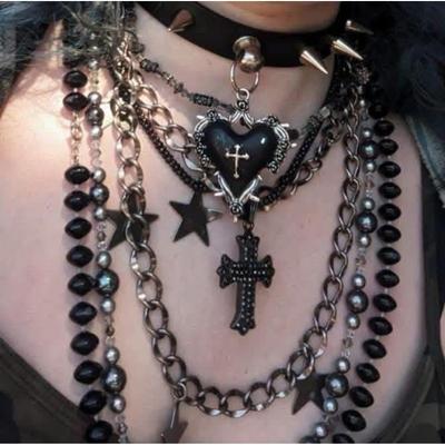 Shibuya Dark Hot Girl Style Rivet Leather Love Choker Female Niche Y2k Personality Necklace