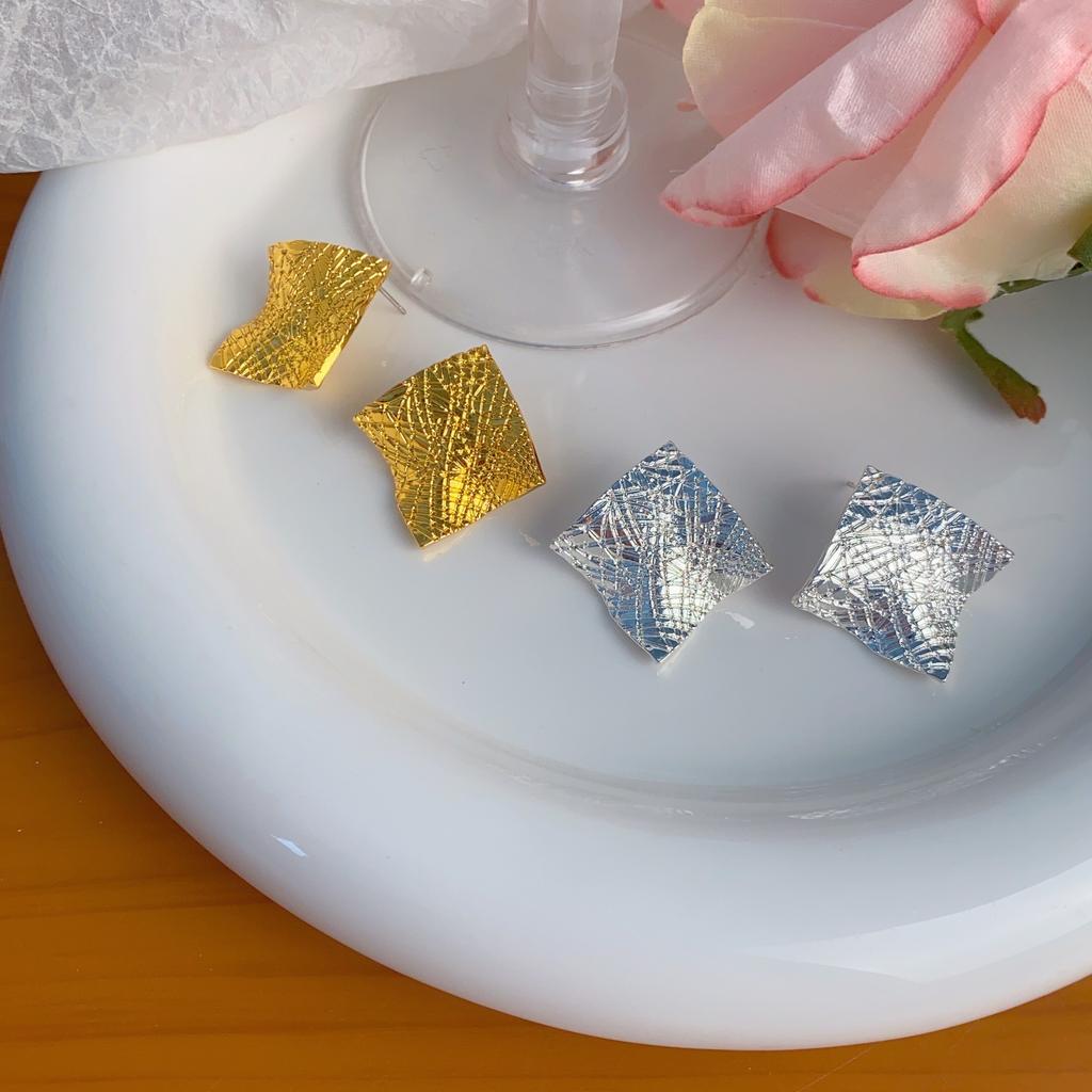 European and American Geometric Square Irregular Rhombus Earrings, New Personal Cold Wind High-end Stud Earrings, Silver Needles