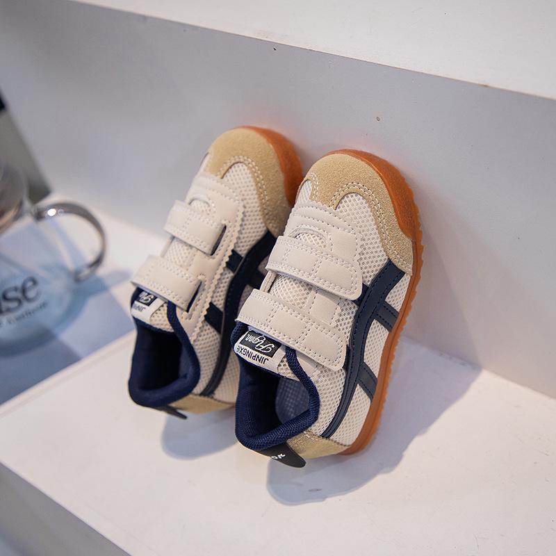 

Children s Forrest Gump Sneakers - 2023 Autumn Soft Sole Lightweight Casual Shoes for Small & Medium Kids Sizes 21-25, 50 pairs mixed box