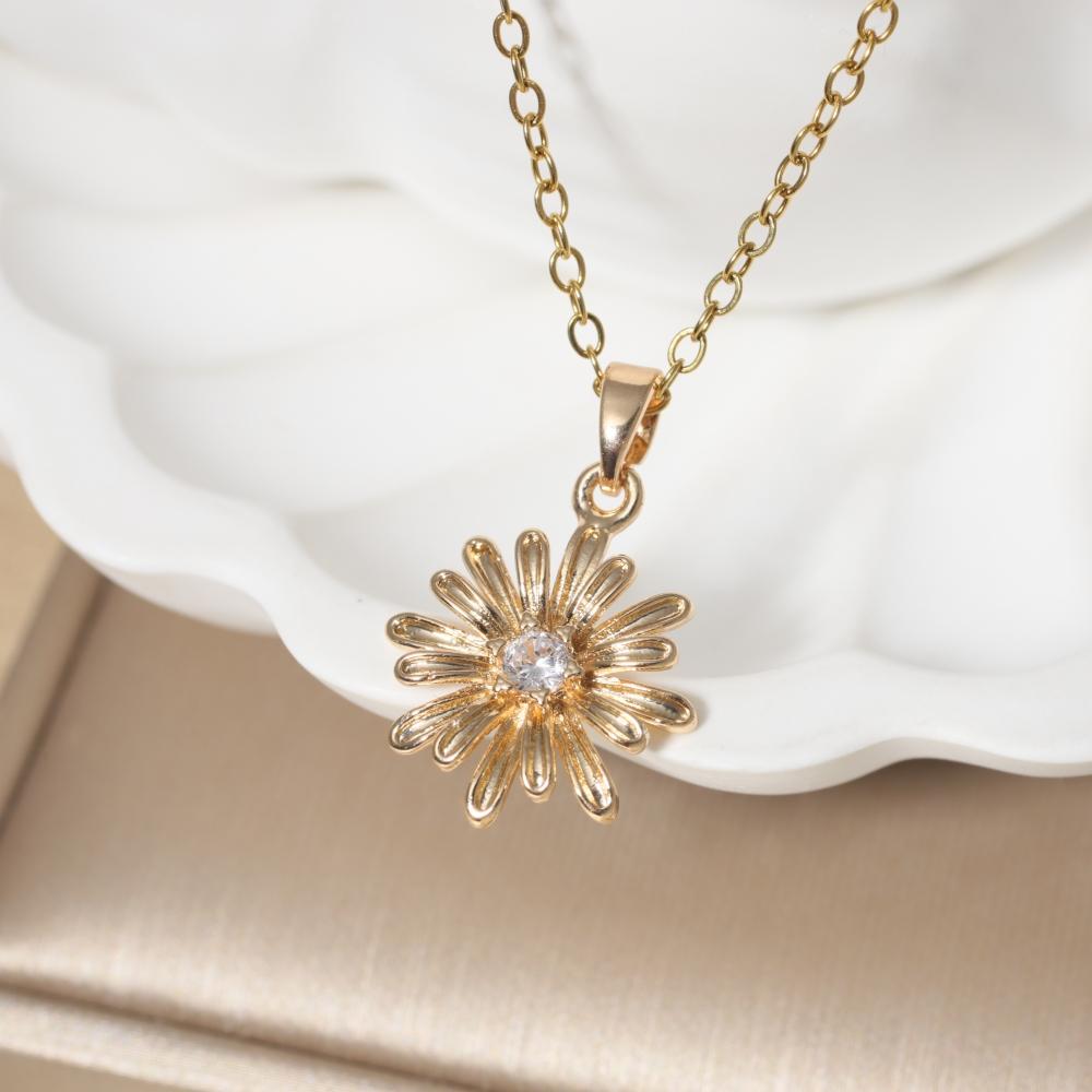 Flower Shape Pendant Necklace for Women Golden Stainless Steel Clavicle Chain Wedding Party Daily Wear Jewelry Accessories