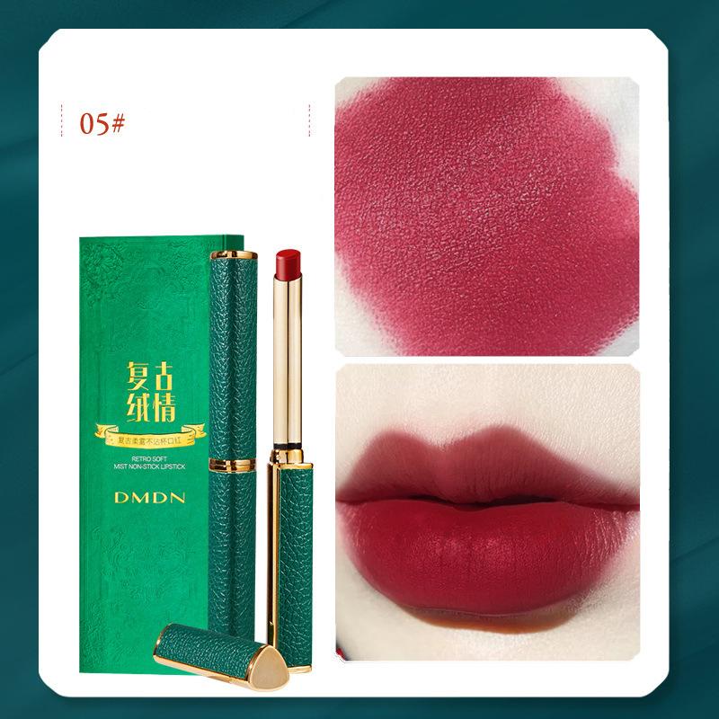 

Мягкий туман в стиле ретро, ​​нестойкая губная помада, матовая бархатная, не выцветающая, нестойкая маска, зеленая помада в тюбике, макияж