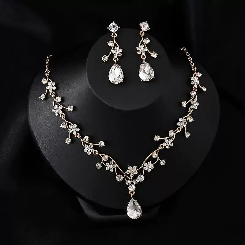 2026 Fashion Sweet Flower Clavicle Chain Earrings Set Bridal Wedding Dress Accessories Two-piece Set