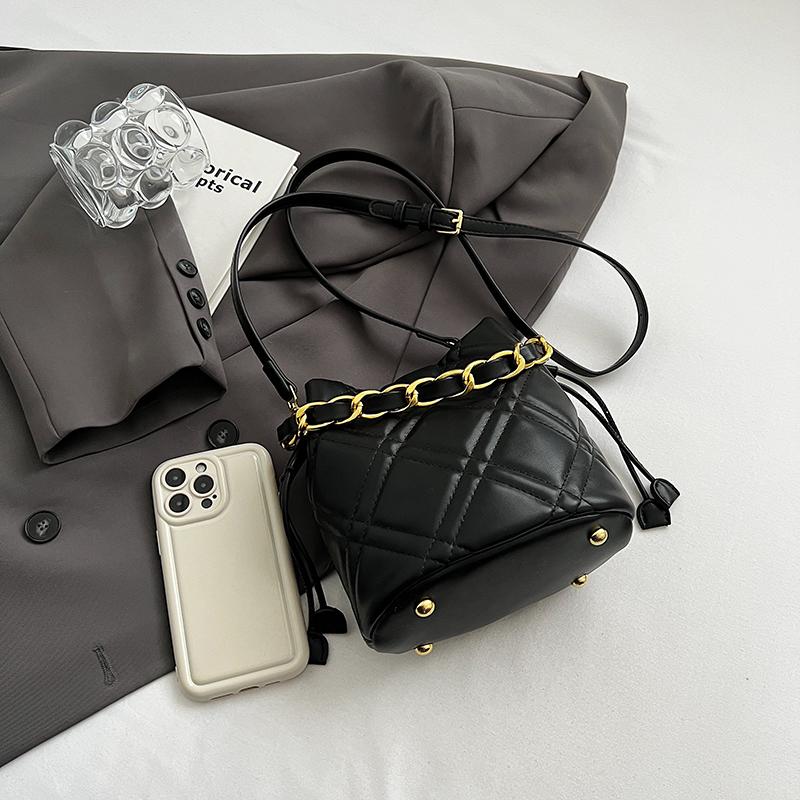 Bucket Bag, Women's Handbag, Work Bag, Carrying Chain, Shoulder Bag, Crossbody Bag, Exquisite and Versatile,  New Model