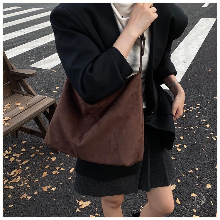 Suede Bag Women's Large Capacity Autumn and Winter Retro Shoulder Messenger Bag Commuter Tote Bag