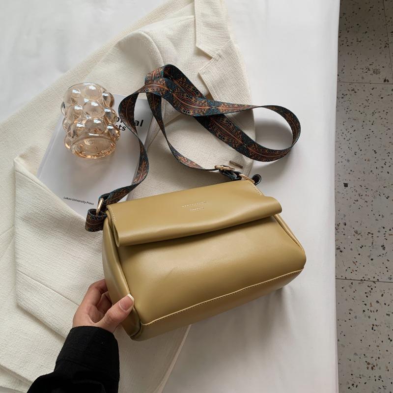 Retro women's bags, new trendy high-quality textured shoulder bags, simple and versatile wide shoulder straps, crossbody solid color