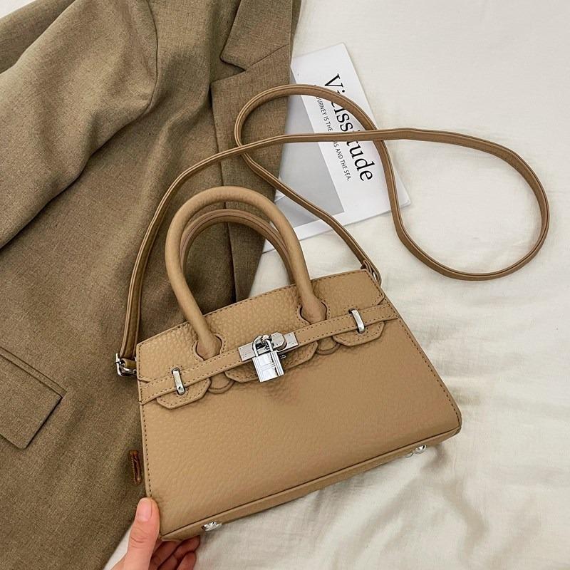 Bag women's new trendy high-end fashion niche design shoulder messenger bag portable platinum bag