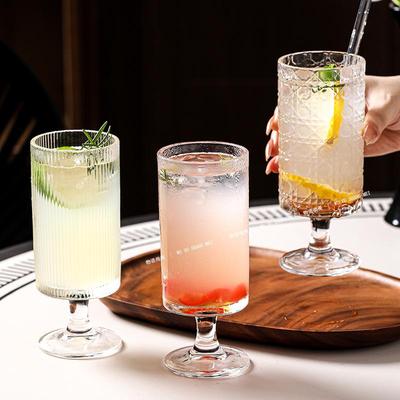 Taça Elegante de Haste Alta para Bebidas: Ideal para Chá de Frutas, Cocktails e Sumos.