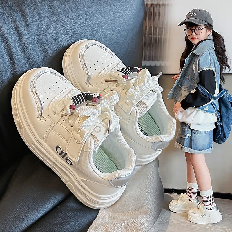 Children's cartoon sneakers for boys2026Spring and Autumn New Fashion Soft Sole Casual Shoes for Girls, Trendy White Sneakers